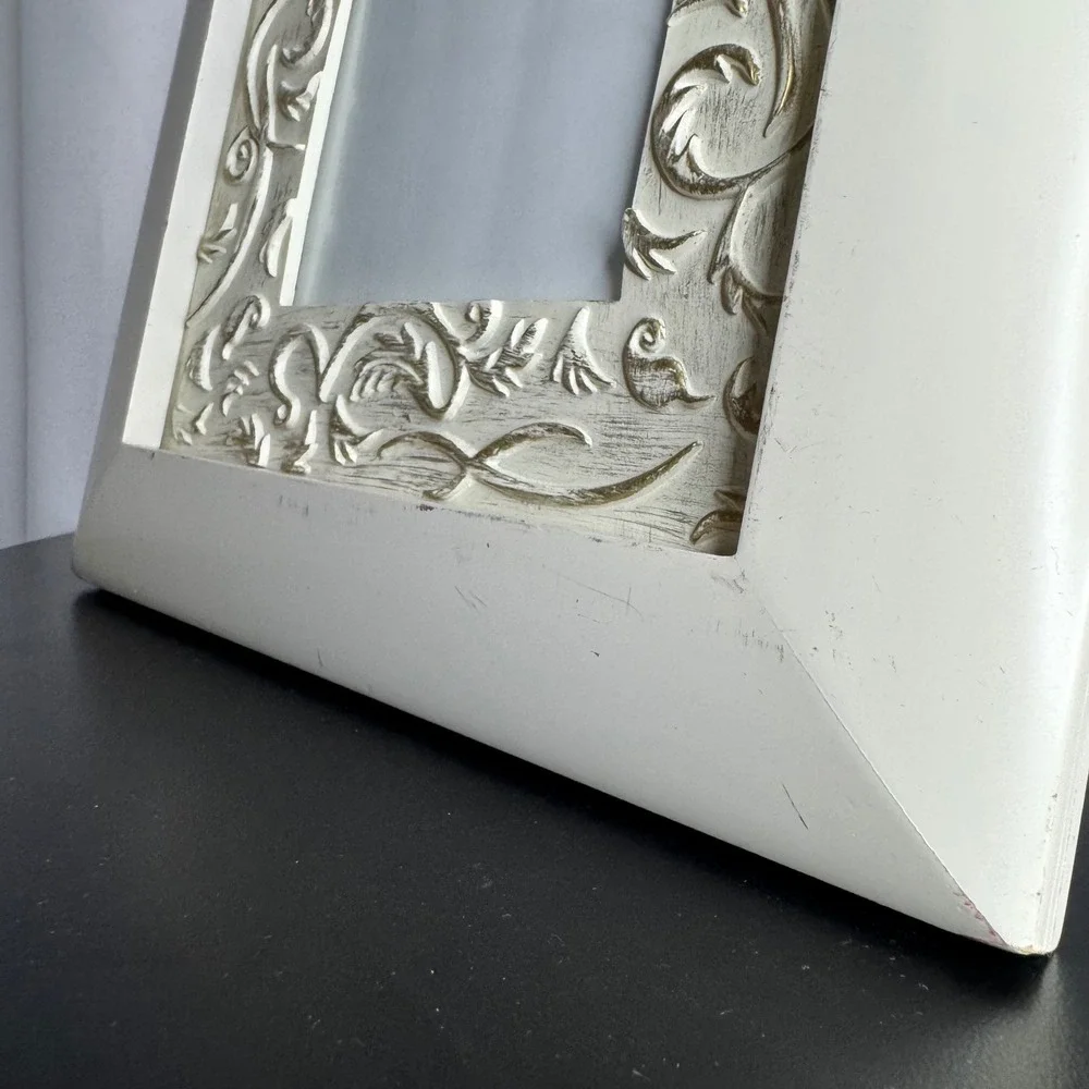 VTG Thomasville Home Ornate Picture Frame White Gold Accent Floral Design 4.5 in